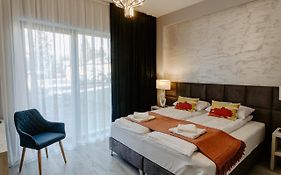 Apartamenty i Pokoje InforesPark